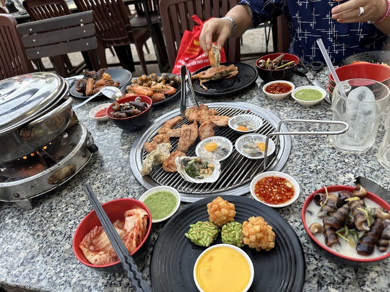 Buffet lẩu nướng đa dạng tại Tên Lửa BBQ Buffet