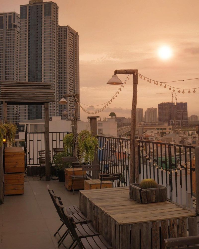 Khói Rooftop với view "triệu đô" nhìn ra các địa điểm nổi tiếng