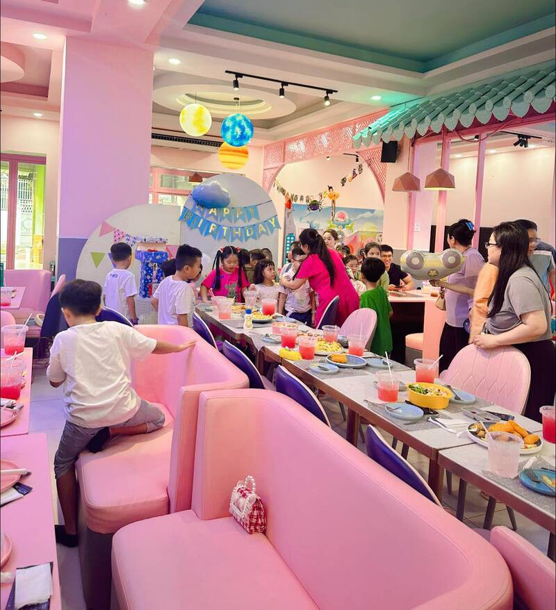 Không gian rộng rãi tại Cáo Premium Kidsplay Cafe