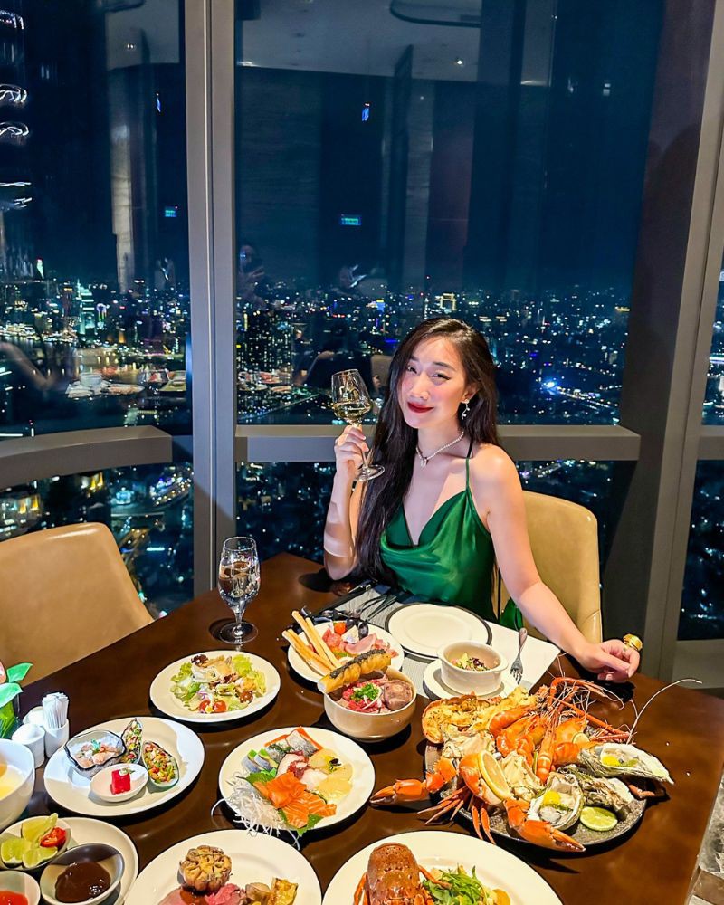 Không gian sang trọng của Oriental Pearl, lý tưởng cho buổi hẹn hò hay gặp gỡ đối tác. Ảnh: OrientalPearlRestaurantVietnam