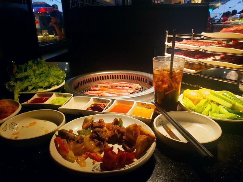 King BBQ Buffet với phong cách nướng Hàn Quốc